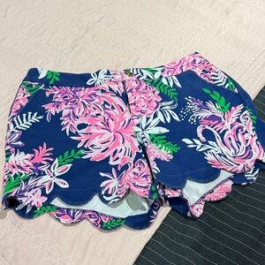 Lilly Pulitzer Navy Floral Scalloped Shorts